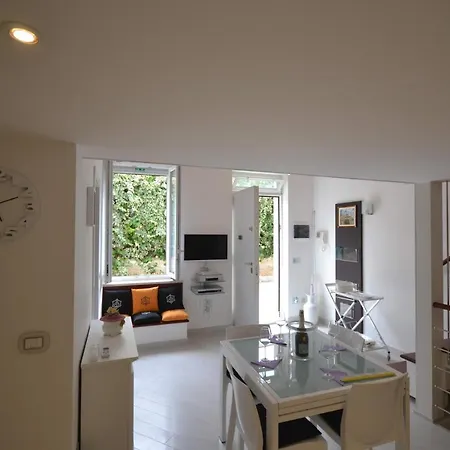 Golden Bay Bed & Breakfast Trani