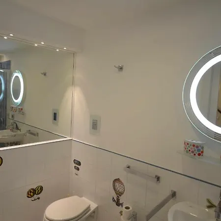 Golden Bay Bed & Breakfast 4*