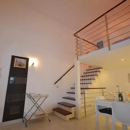 לינה וארוחת בוקר Golden Bay