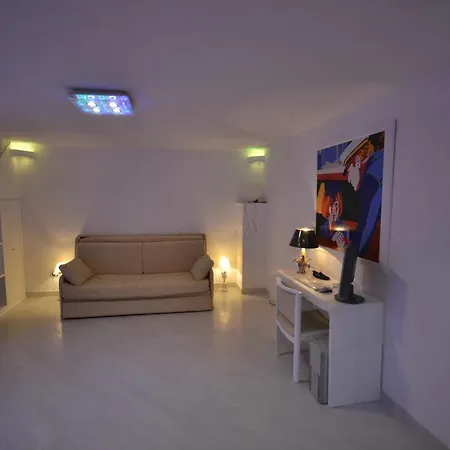 Bed & Breakfast Golden Bay 4*