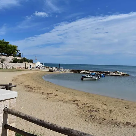 Golden Bay לינה וארוחת בוקר