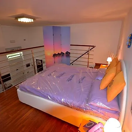 Bed & Breakfast Golden Bay 4*