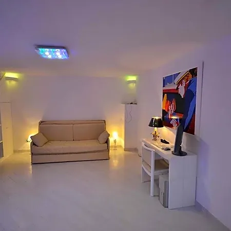 Golden Bay Bed & Breakfast 4*