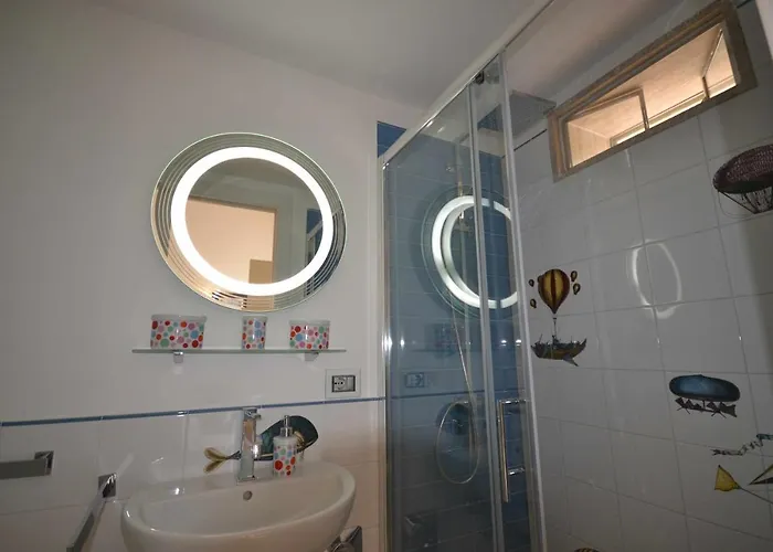 Golden Bay לינה וארוחת בוקר